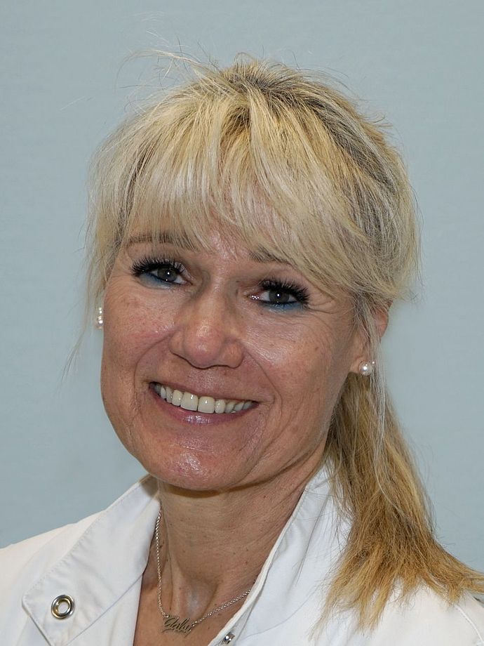 Prim. Dr. Gabriele Treichler, MBA MSc LLM